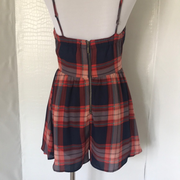 BEAUTIFUL ROMPER. - Picture 3 of 8